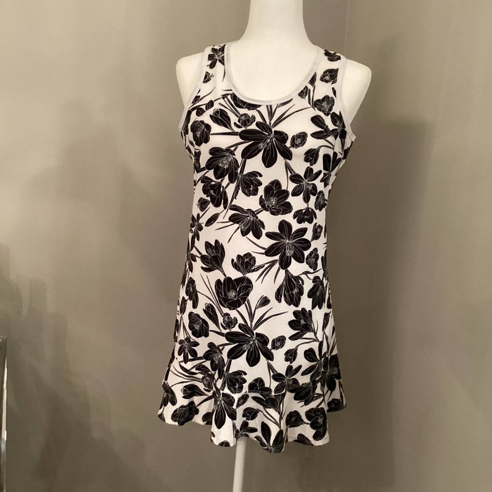 Tail Tennis Dress NWOT in Black & White Size Medium